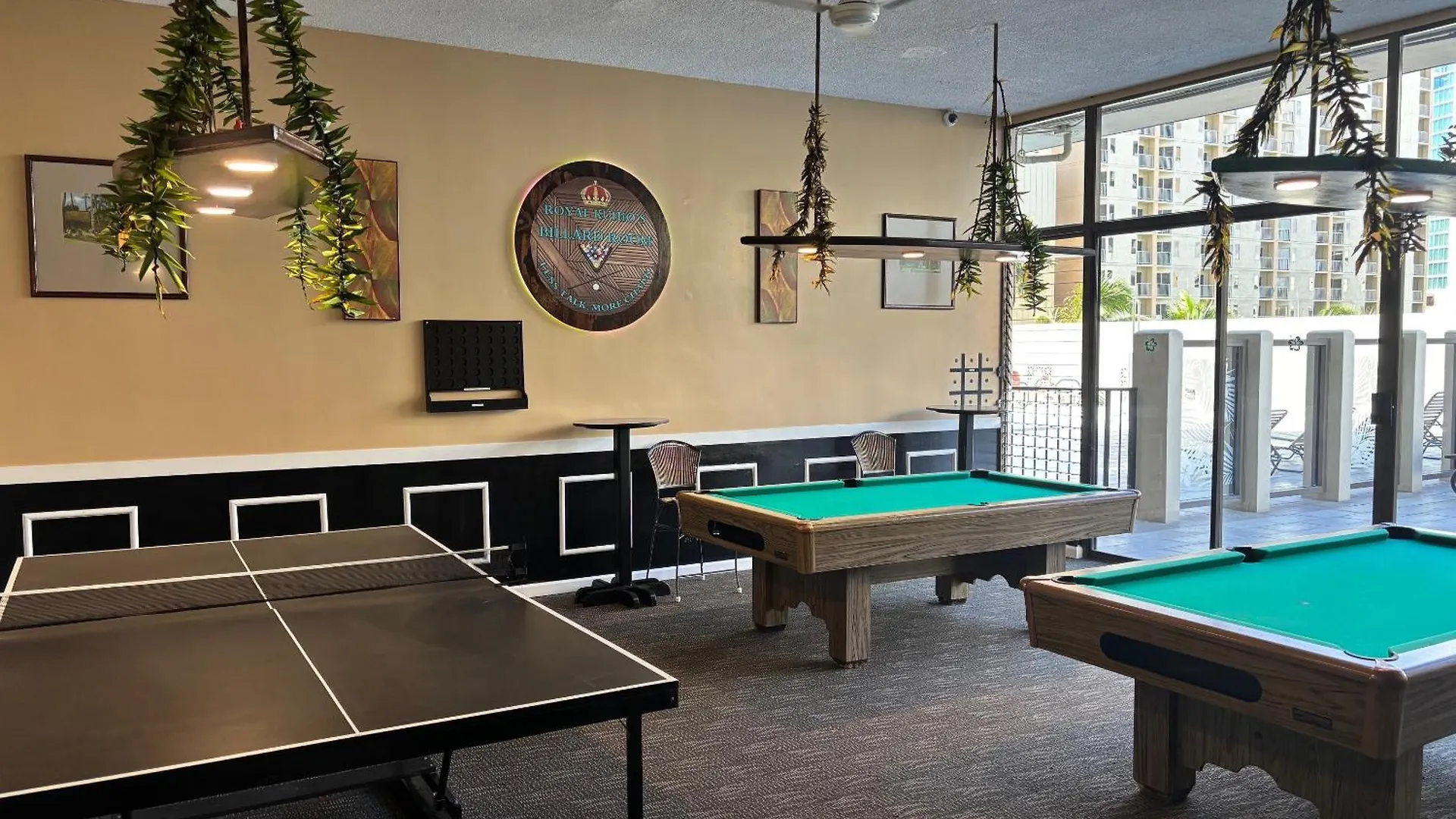 Royal Kuhio 1606 - Spacious Studio With Diamond Head City Views In The Heart Of Waikiki! Honolulu