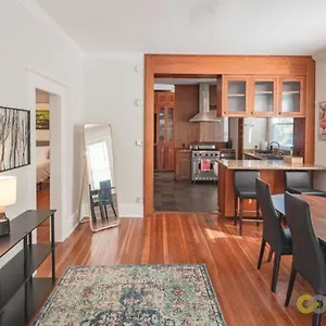 https://apt-charming-3br-heart-of.seattlehotelsites.com