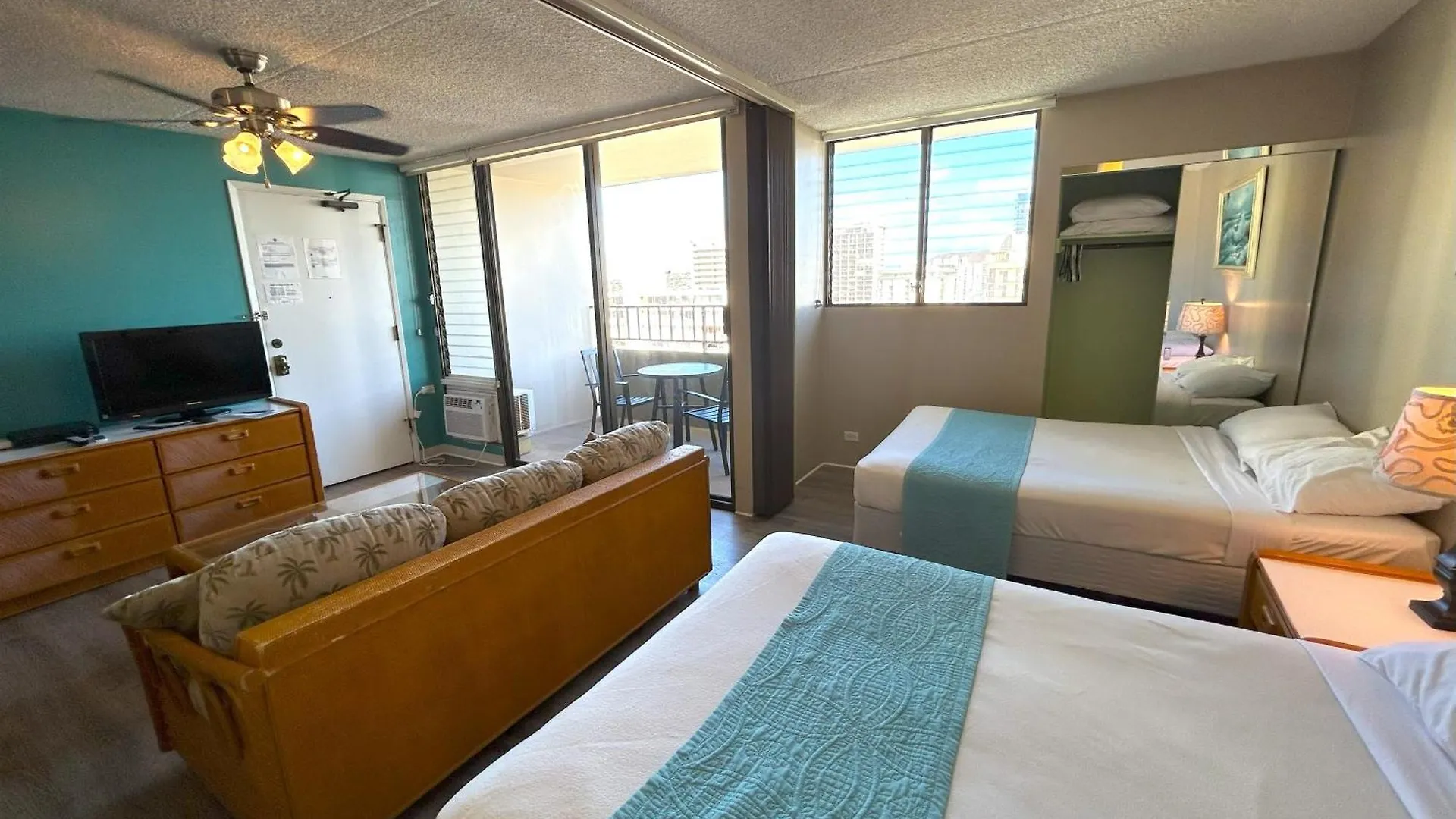 Royal Kuhio 1606 - Spacious Studio With Diamond Head City Views In The Heart Of Waikiki! Honolulu