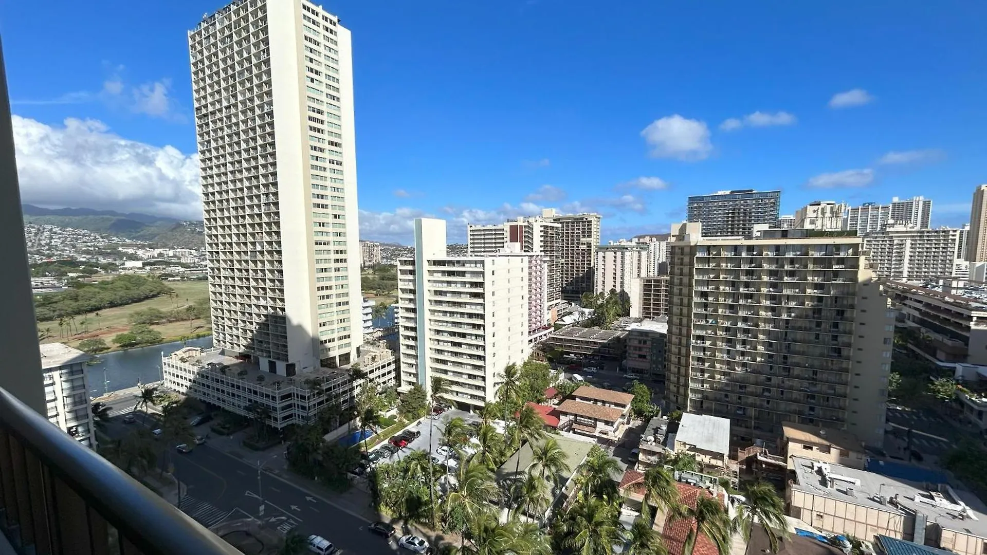 Royal Kuhio 1606 - Spacious Studio With Diamond Head City Views In The Heart Of Waikiki! Honolulu Holiday home